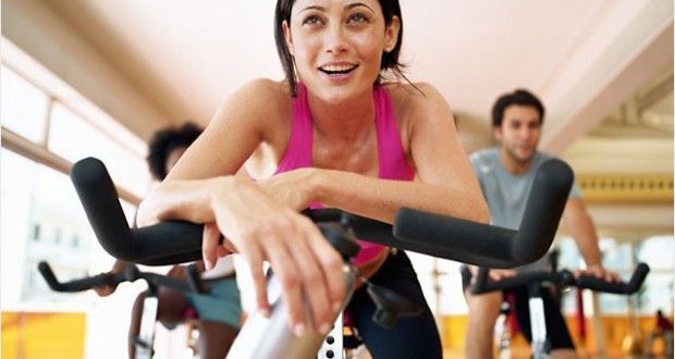 academia em casa, bicicleta ergométrica, exercícios aeróbicos, exercícios em casa