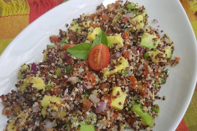 Salada, Cru, Brasileira, Dia a Dia, Fruta - Abacate, Pratos leves - Saladas, Quinoa, Receitas, Receitas rápidas, Receitas simples e fáceis, Vegetarianismo